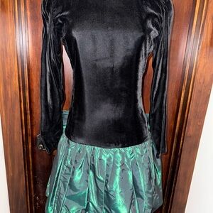 Vintage Lux Velvet body w/Hunter
Green & Blk Shimmer Bubble Skirt dress